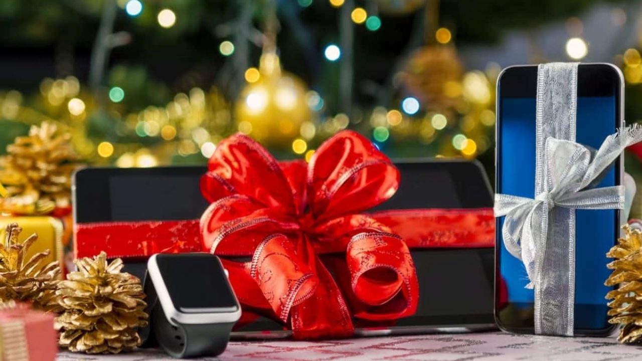 Regali Di Natale Per Anziani.Regali Di Natale Tecnologici Idee Regalo Natale 2019 Chiccheinformatiche